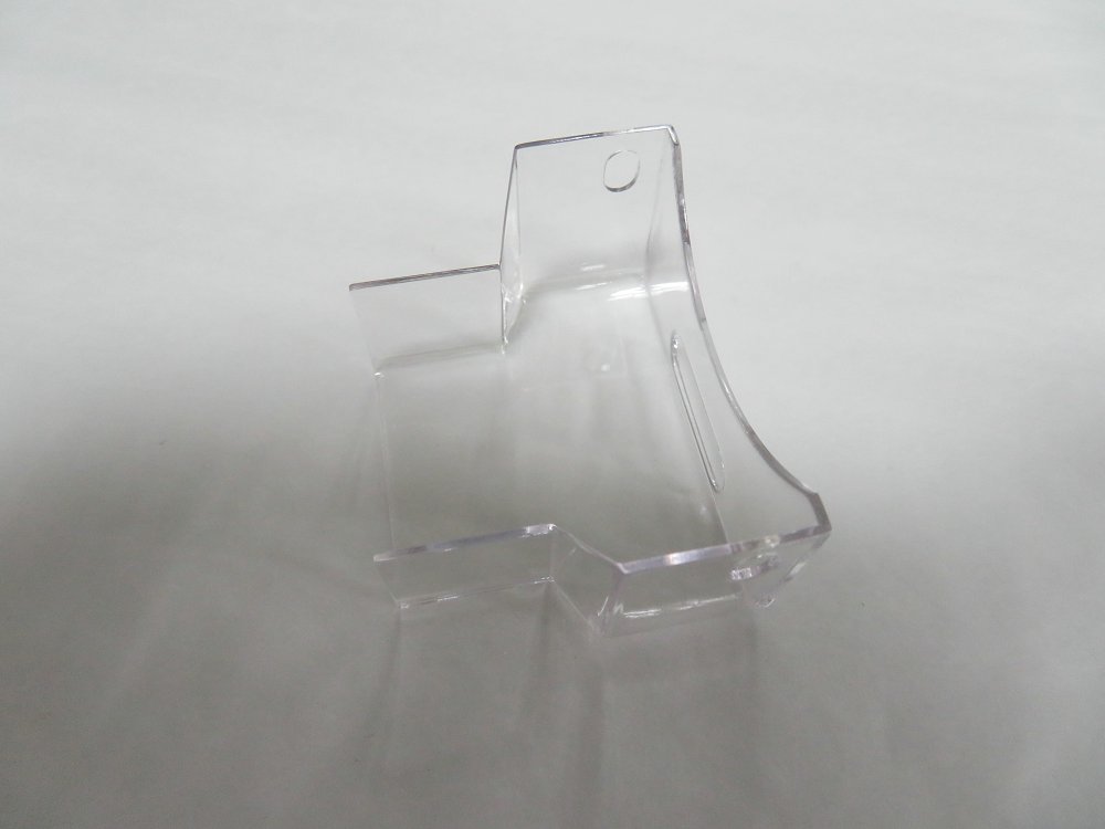 Usinage CNC de deux pièces transparentes